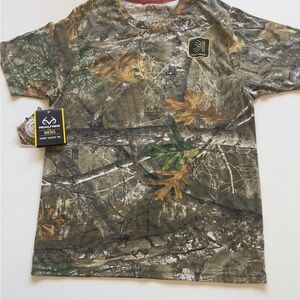 NWT Realtree Edge Short-Sleeved T-shirt Camouflage with Scent Control Size M (A)